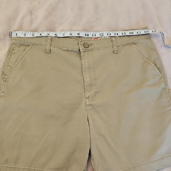 Wrangler Men's Khaki Shorts Size 36 - Picture 7 of 12
